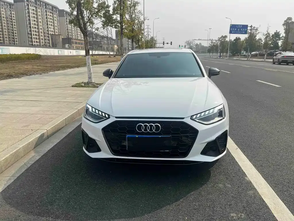 Audi A4L 2021 из CN, фото 8