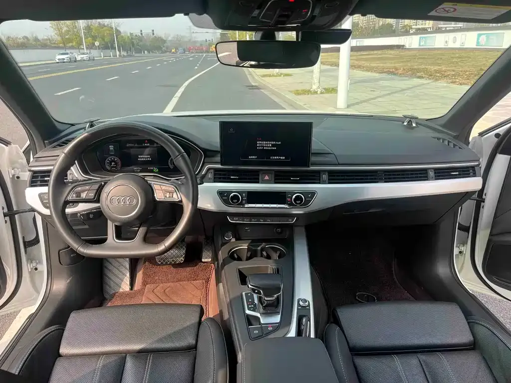 Audi A4L 2021 из CN, фото 10