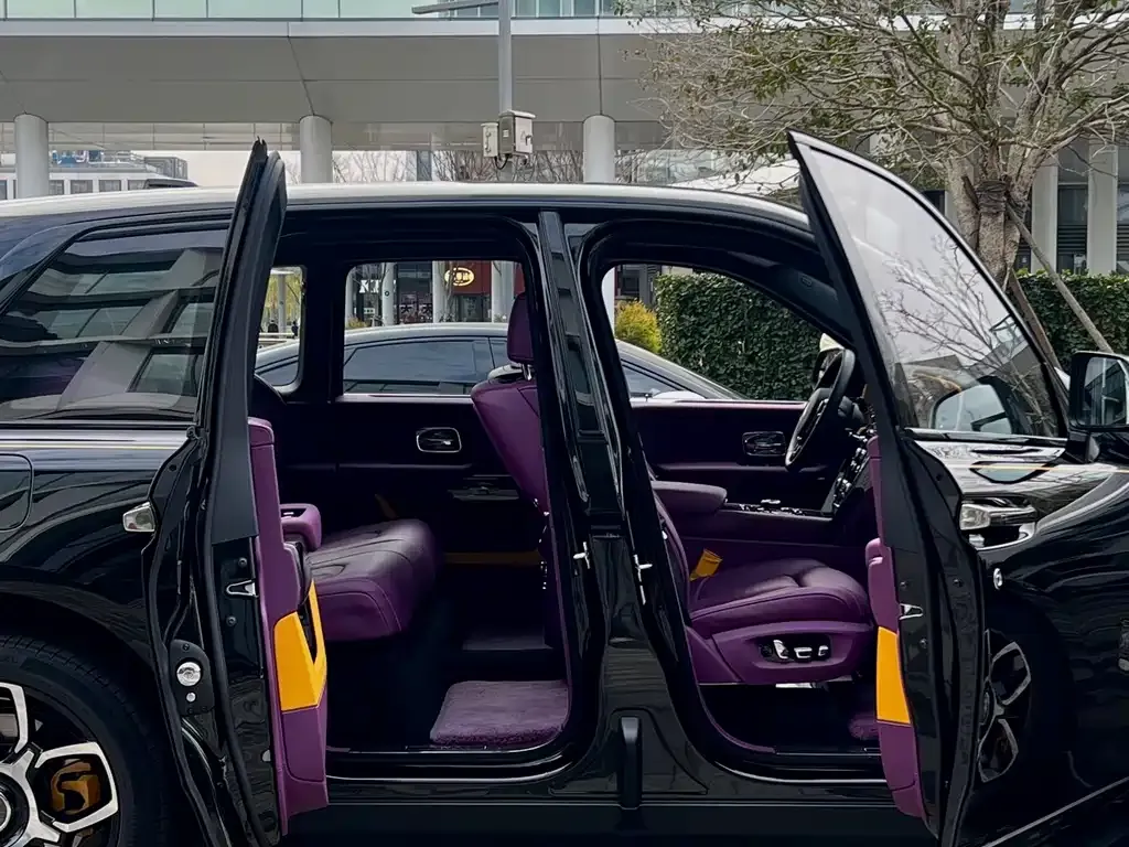 Rolls-Royce Cullinan 2023 из CN, фото 4