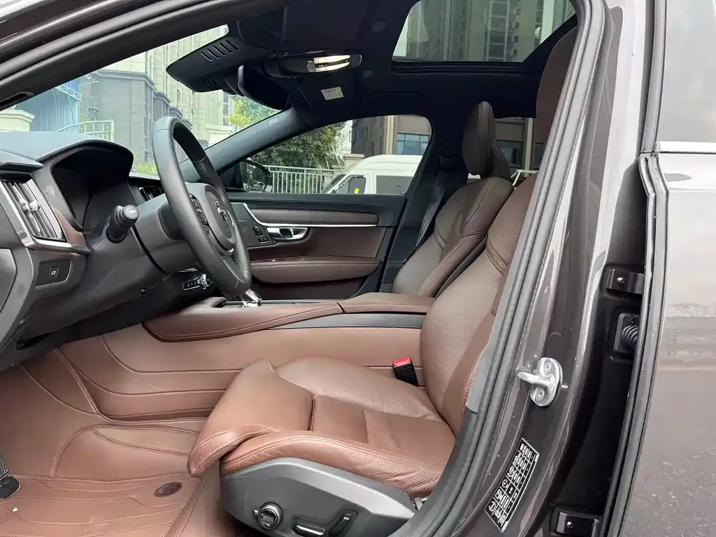 Volvo S90 2021 из CN, фото 3