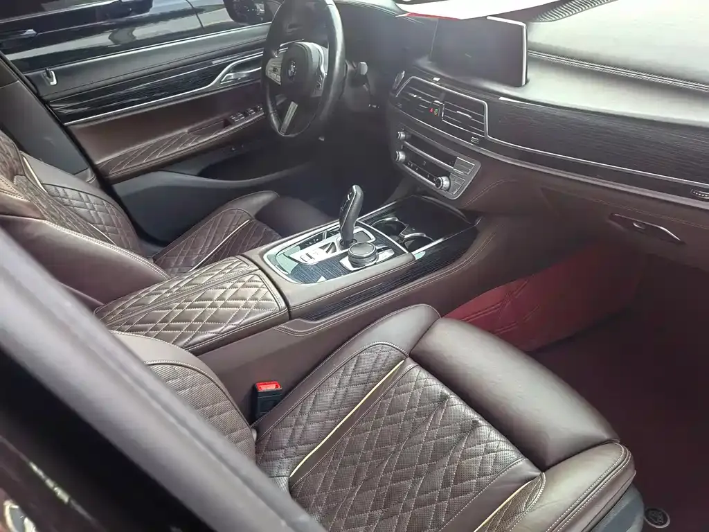 BMW 7 Series 2021 из CN, фото 10