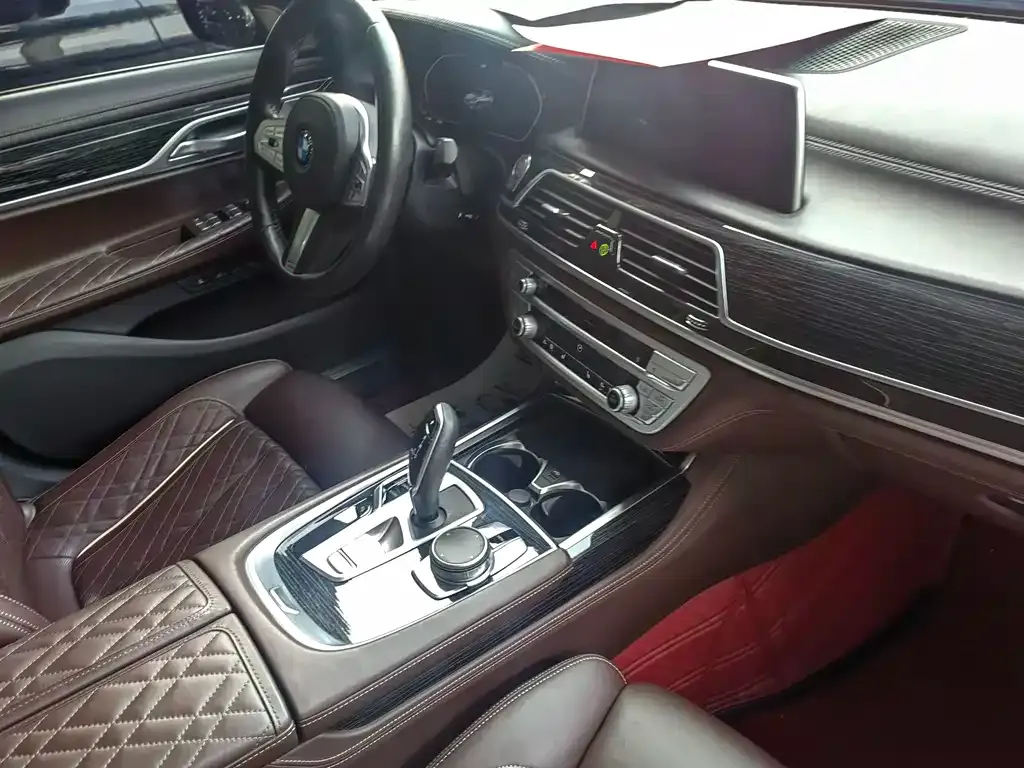 BMW 7 Series 2021 из CN, фото 6