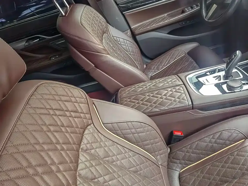BMW 7 Series 2021 из CN, фото 9