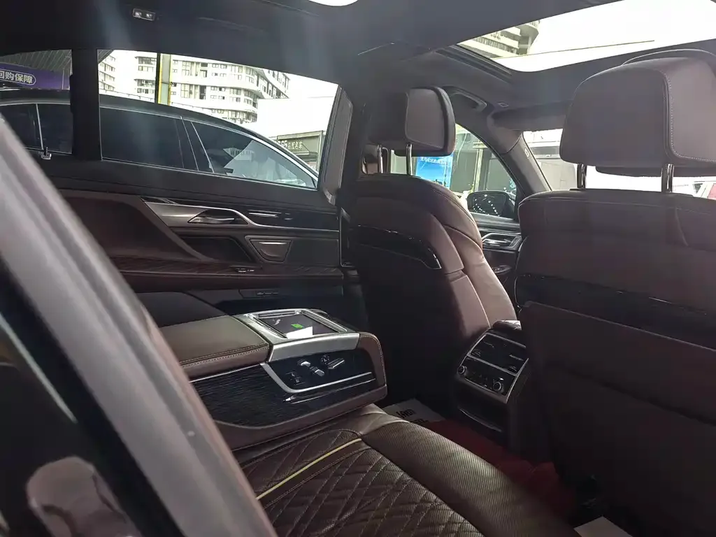 BMW 7 Series 2021 из CN, фото 5