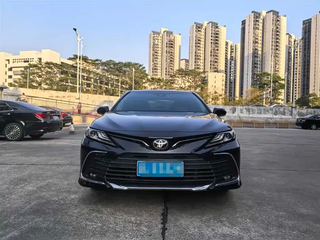 Toyota Camry — фото 4