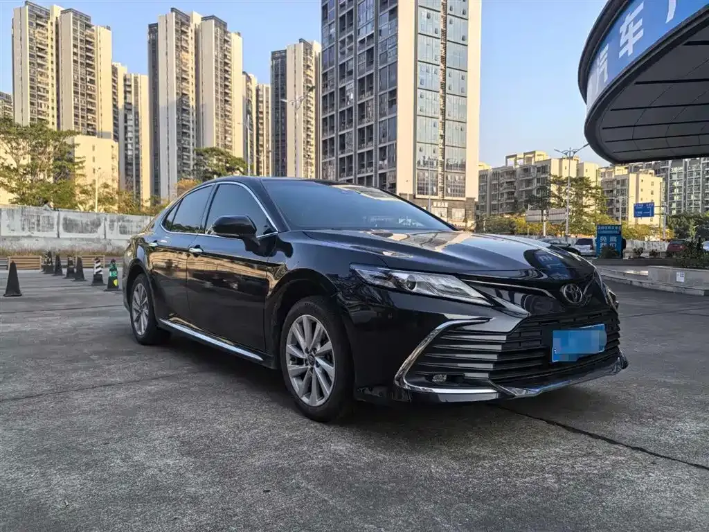 Toyota Camry — фото 8