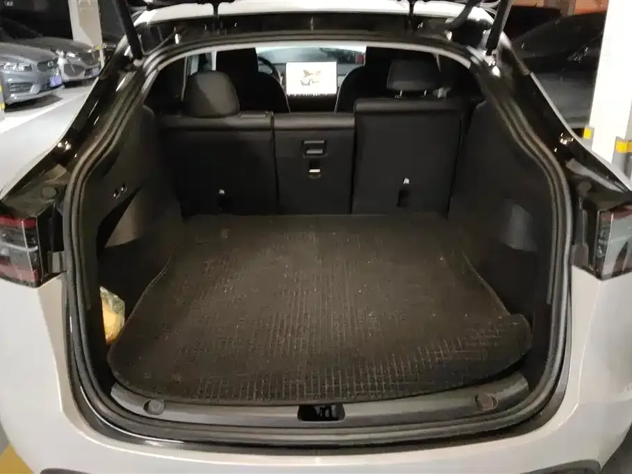 Tesla Model Y 2023 из CN, фото 8