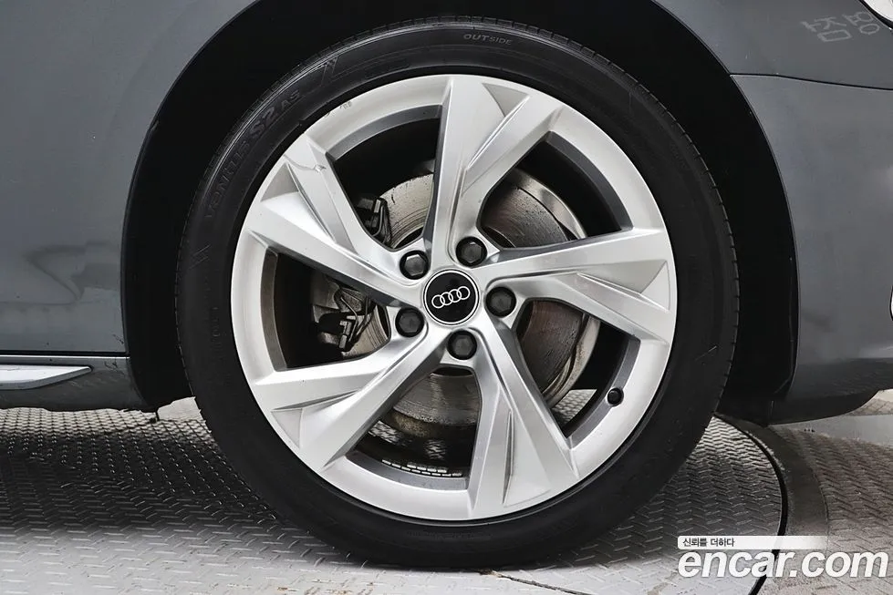 Audi A4 2021 из KR, фото 6