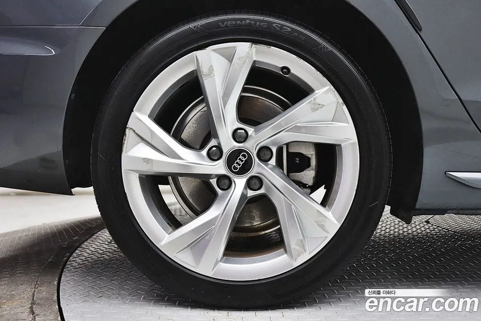 Audi A4 2021 из KR, фото 7