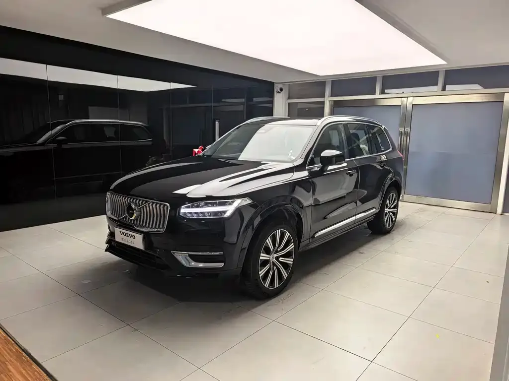 Volvo XC90 — фото 1