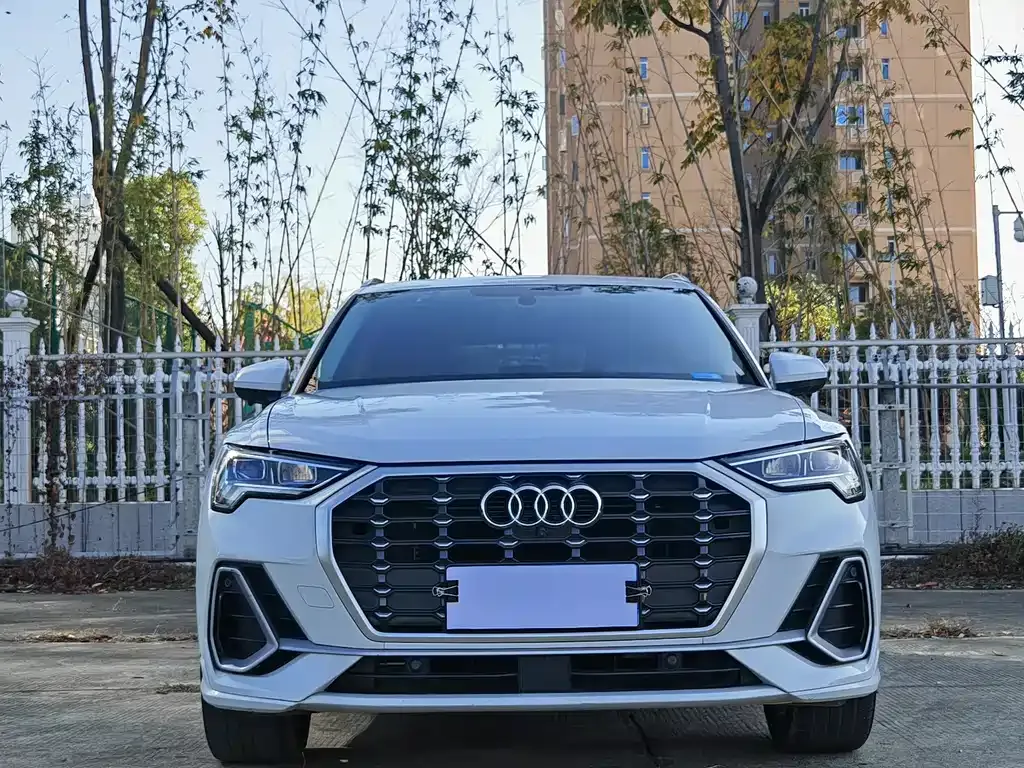 Audi Q3 — фото 7