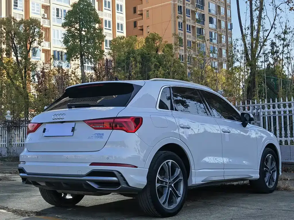 Audi Q3 — фото 10