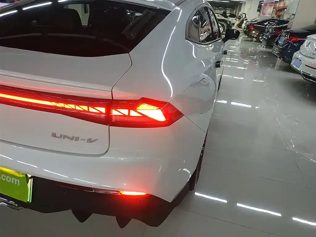 Changan UNI-V iDD 2025 из CN, фото 7