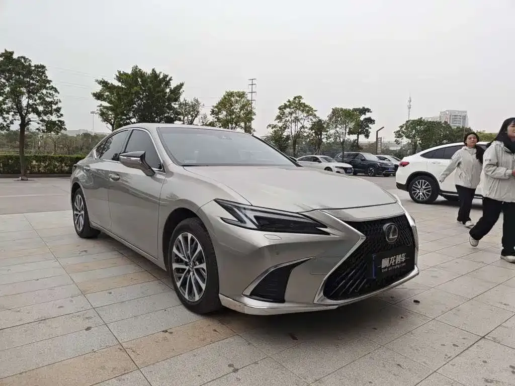 Lexus ES 2025 из CN, фото 7