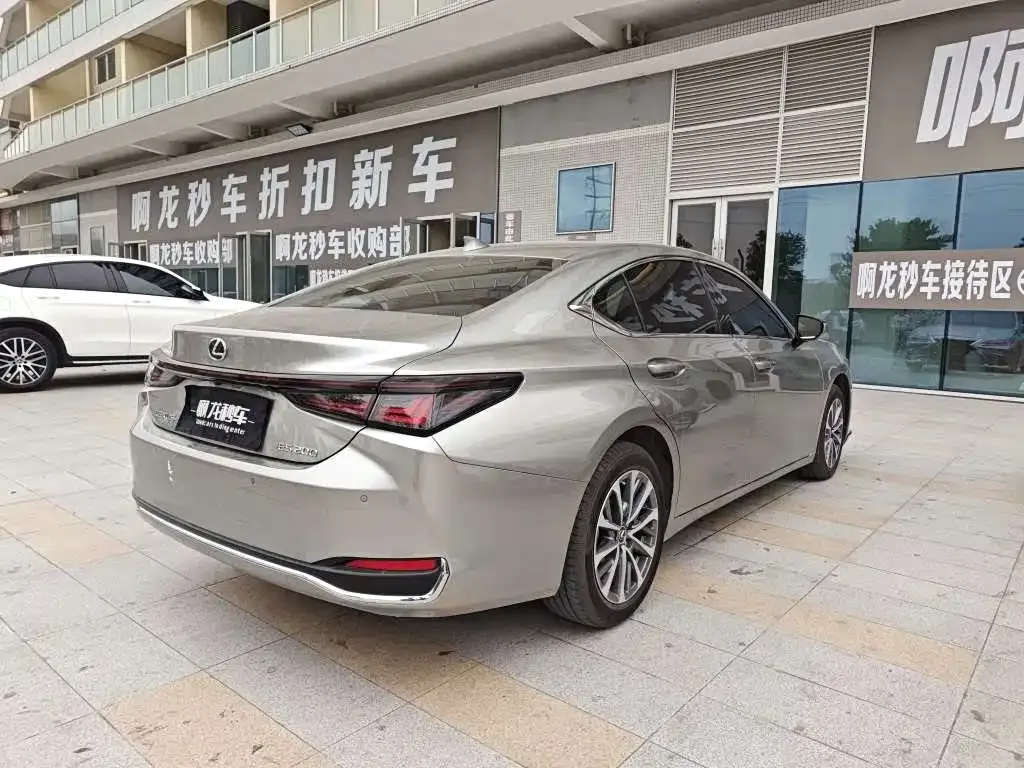Lexus ES 2025 из CN, фото 8