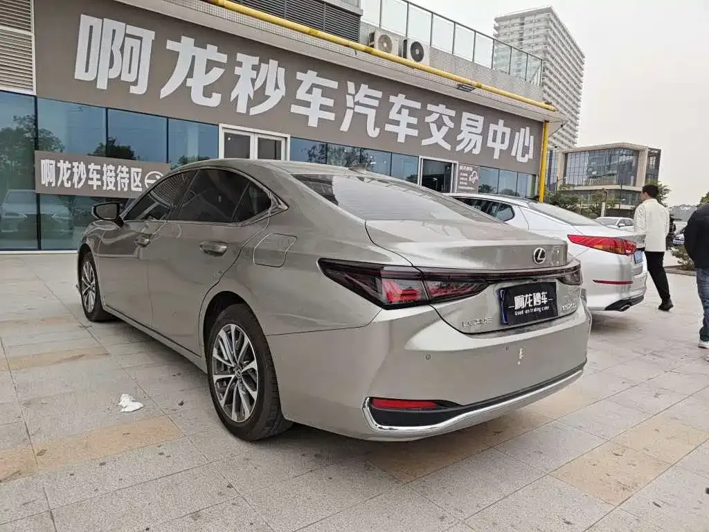 Lexus ES 2025 из CN, фото 4