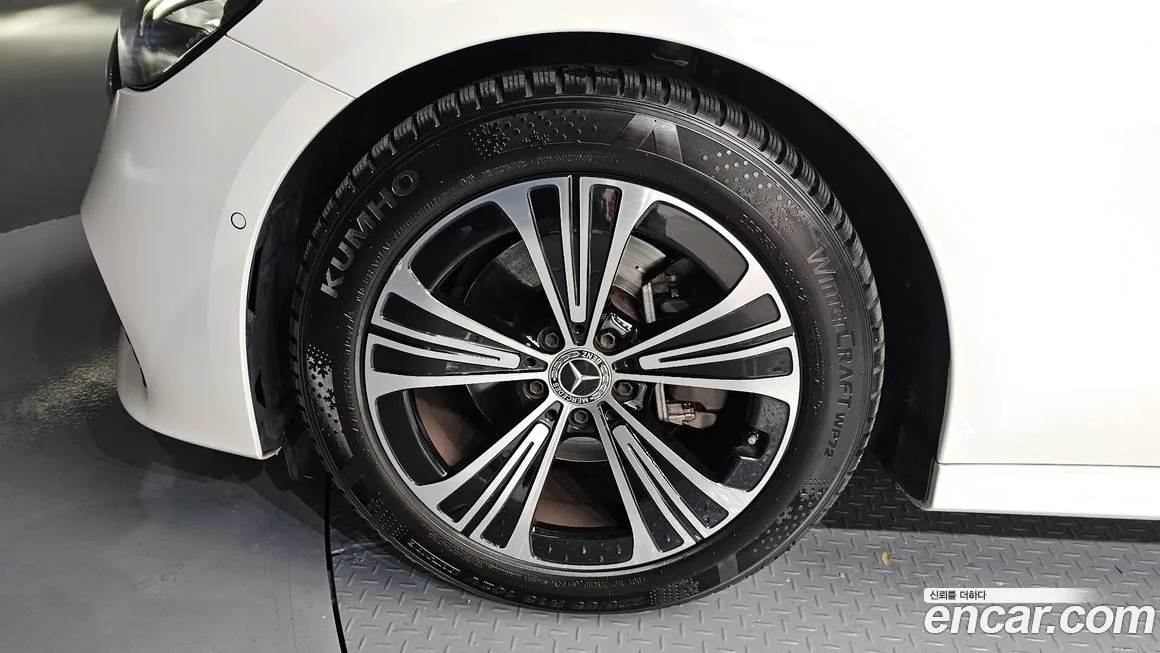 Mercedes-Benz E-Class 2024 из KR, фото 9