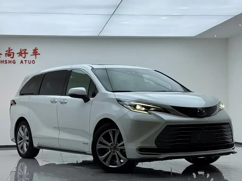 Toyota Sienna 2024 из CN, фото 4