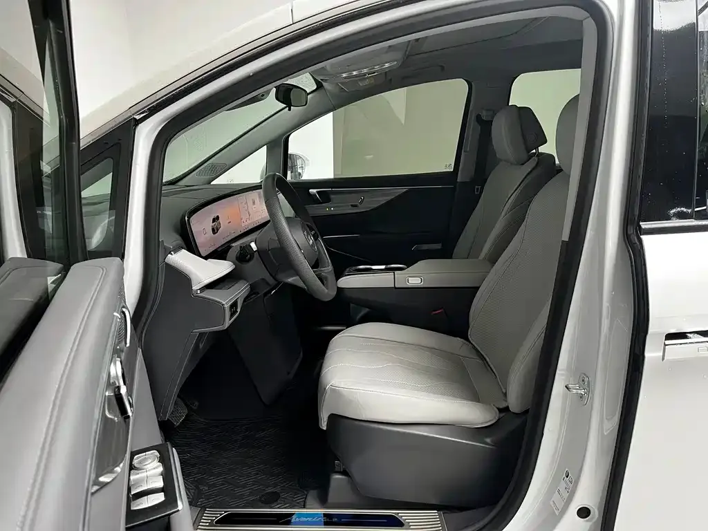Buick GL8 2025 из CN, фото 10