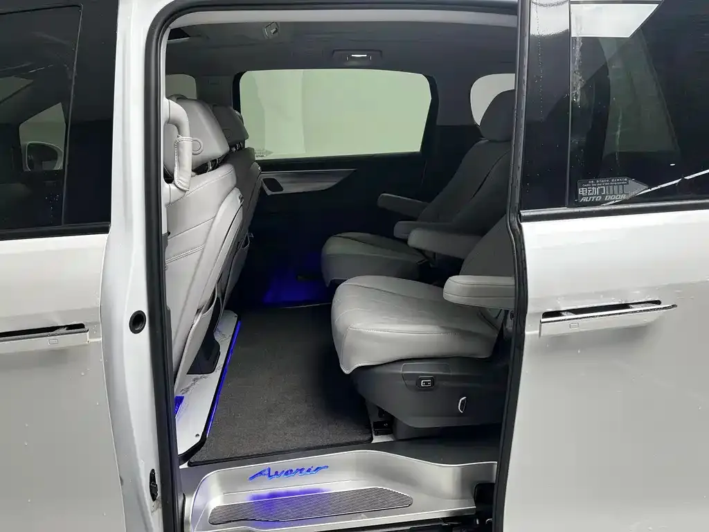 Buick GL8 2025 из CN, фото 6