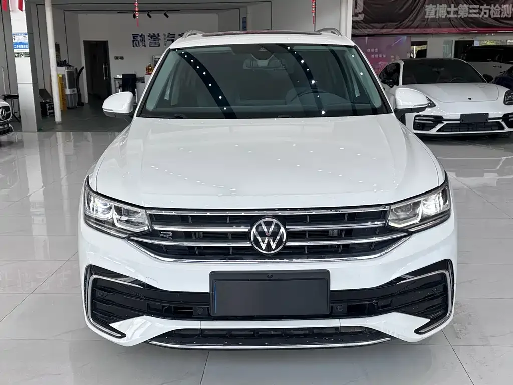 Volkswagen Tiguan L 2023 из CN, фото 2