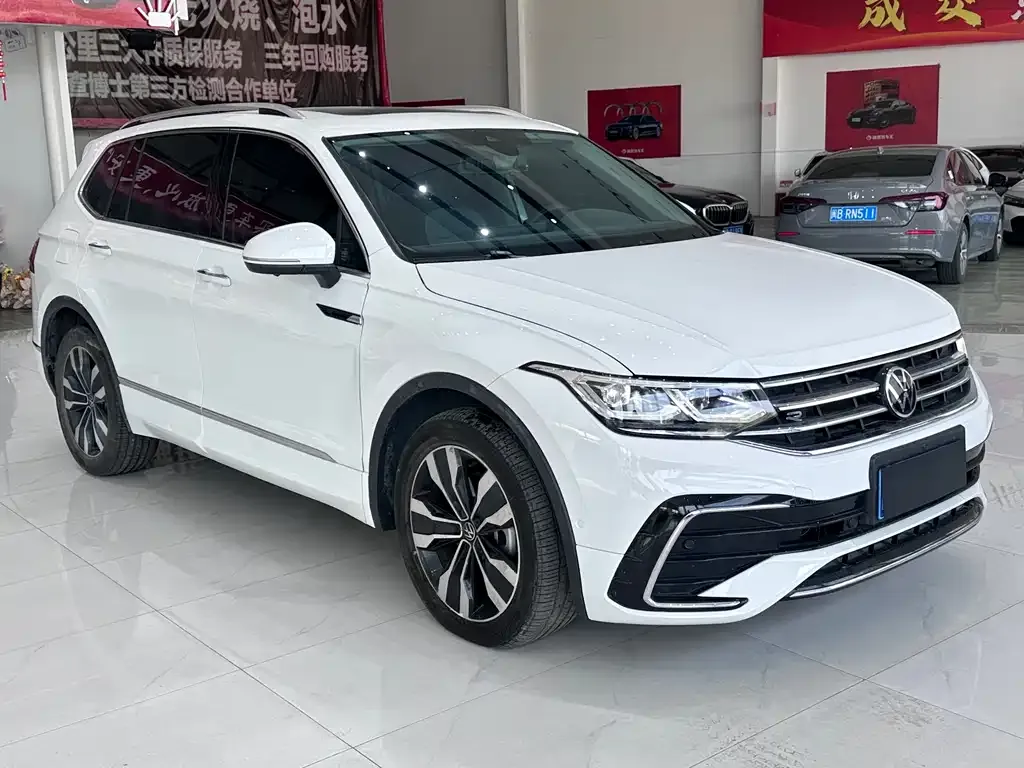 Volkswagen Tiguan L 2023 из CN, фото 7