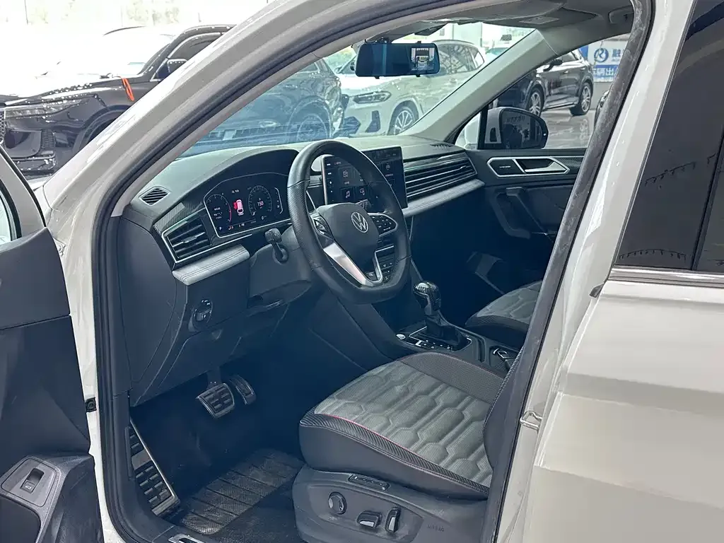 Volkswagen Tiguan L 2023 из CN, фото 4