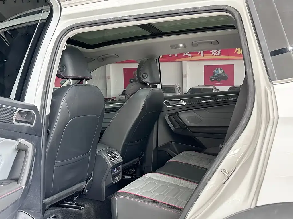 Volkswagen Tiguan L 2023 из CN, фото 5