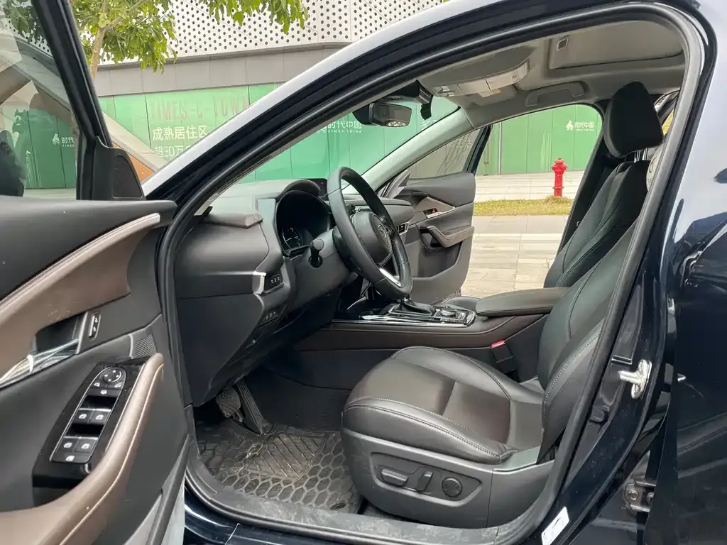 Mazda CX-30 2022 из CN, фото 8