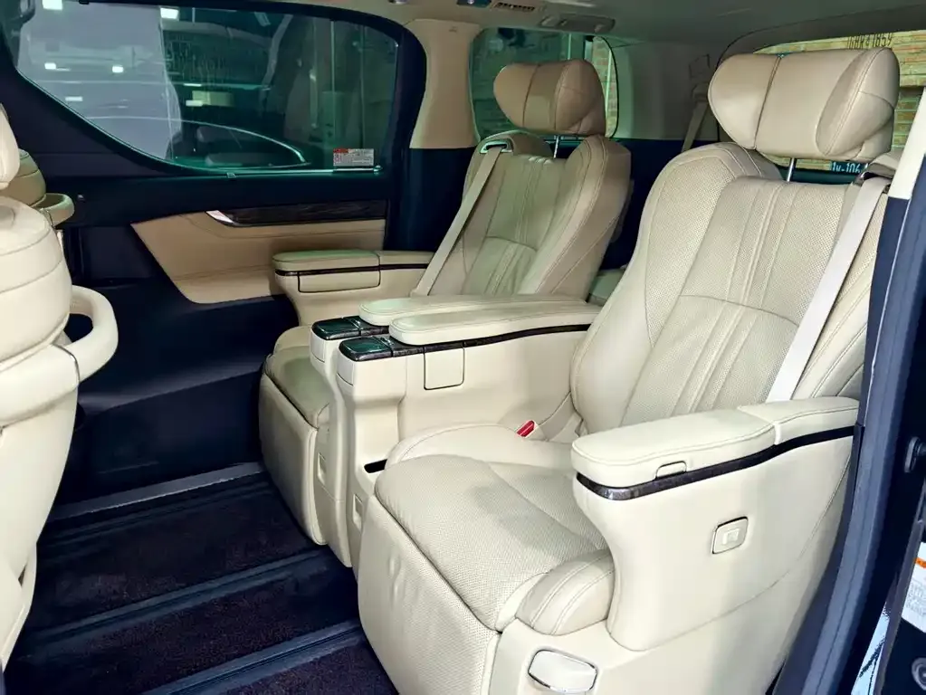 Toyota Vellfire 2021 из CN, фото 6