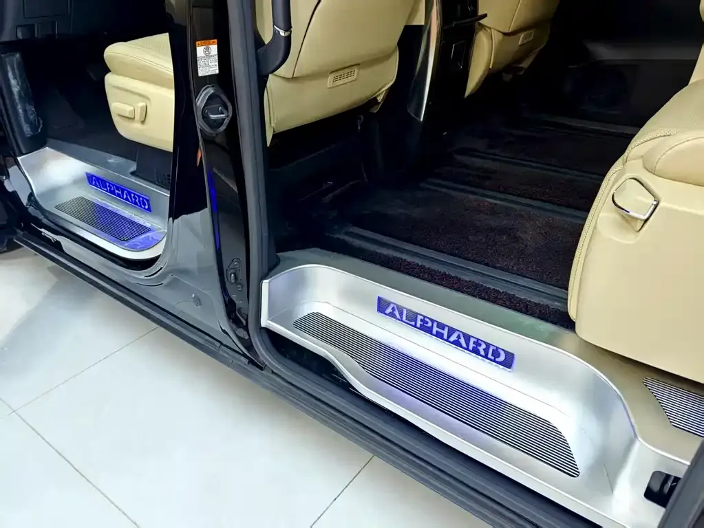 Toyota Vellfire 2021 из CN, фото 2