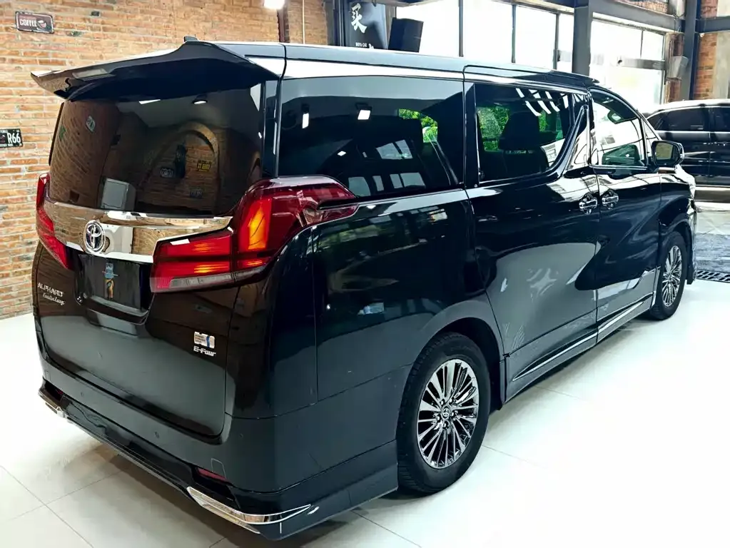 Toyota Vellfire 2021 из CN, фото 7
