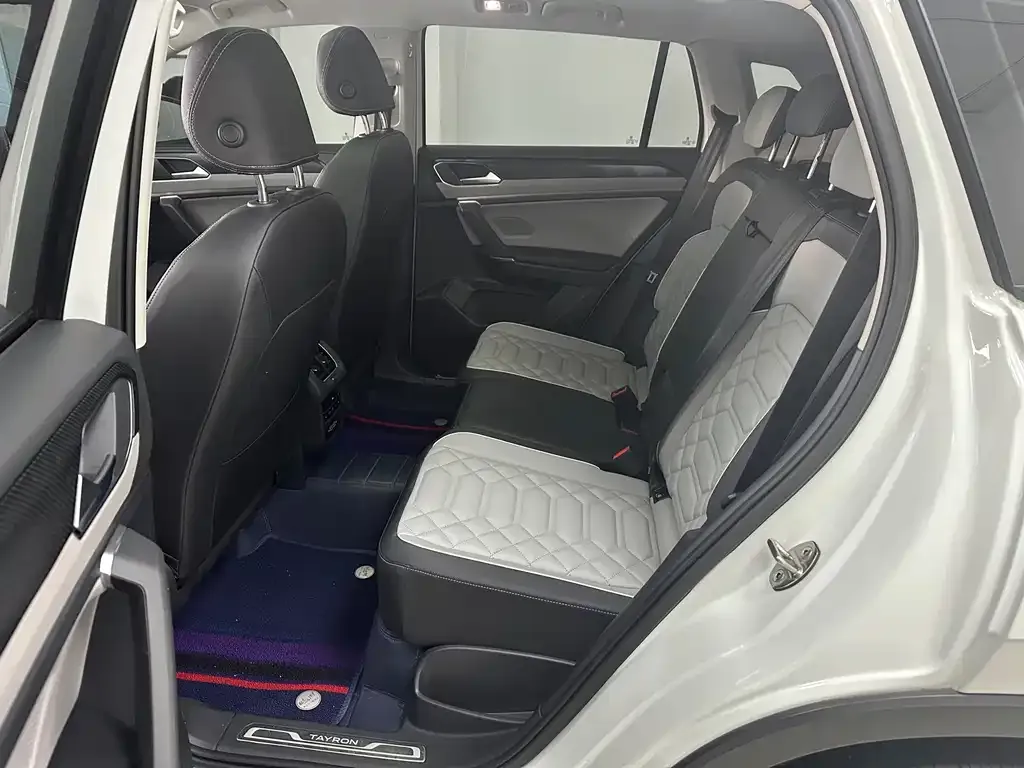 Volkswagen Tayron 2023 из CN, фото 2