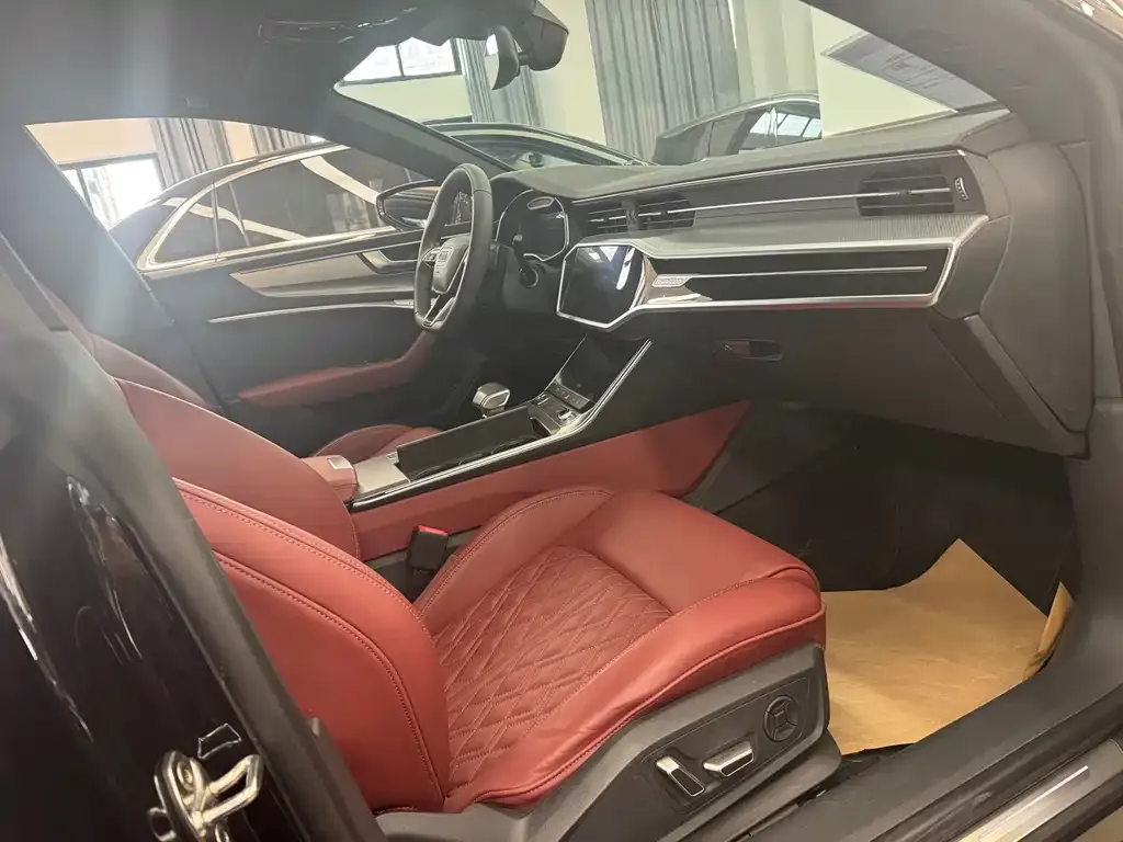 Audi A7L 2024 из CN, фото 7