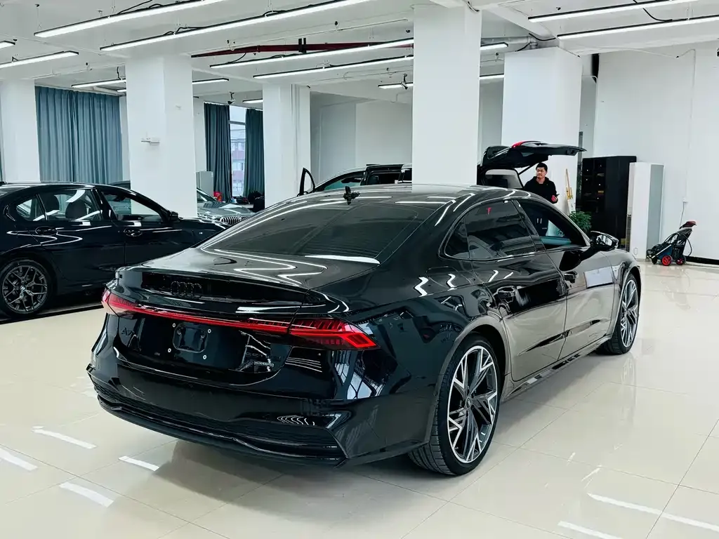 Audi A7L 2024 из CN, фото 5