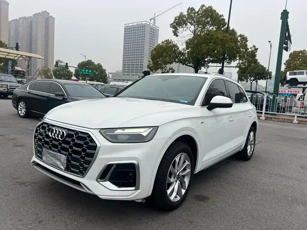 Audi Q5L 2022 из CN, фото 1