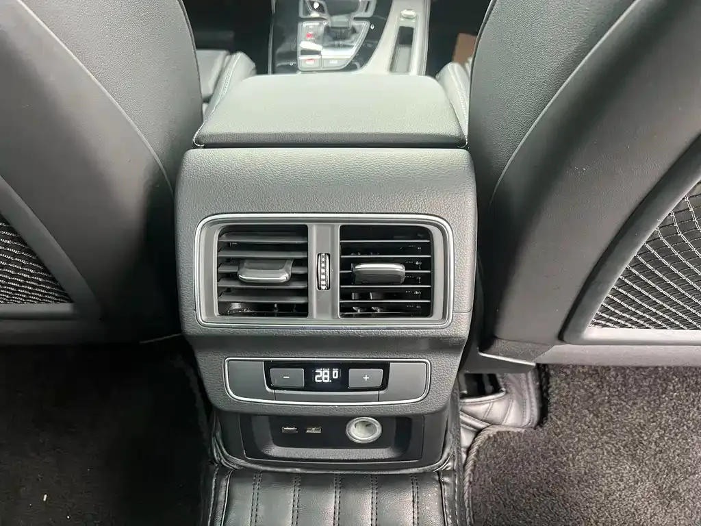 Audi Q5L 2022 из CN, фото 4