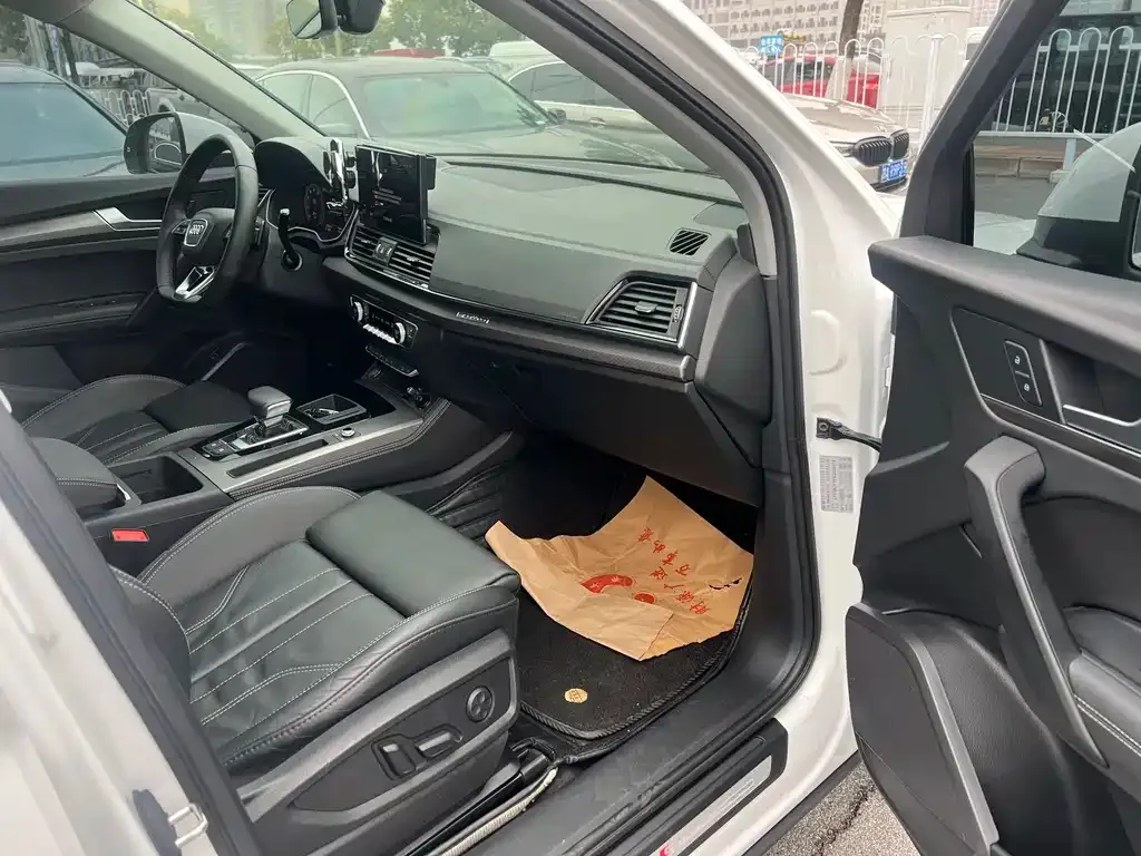 Audi Q5L 2022 из CN, фото 9