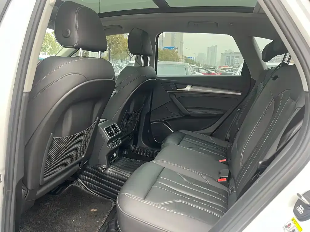 Audi Q5L 2022 из CN, фото 10