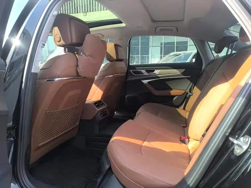 Audi A6L 2023 из CN, фото 2