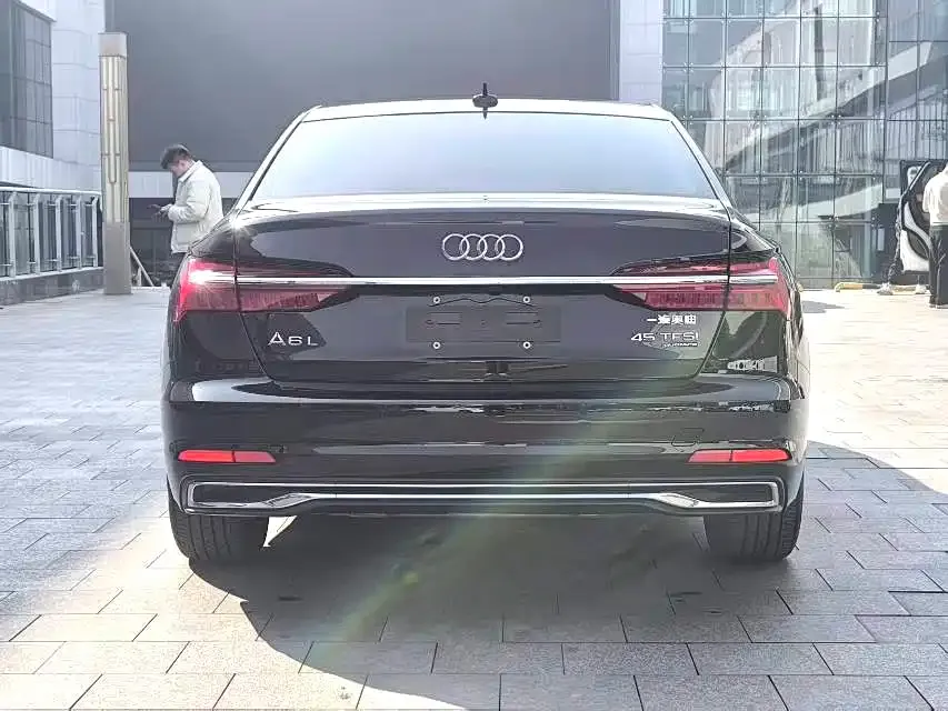 Audi A6L 2023 из CN, фото 4