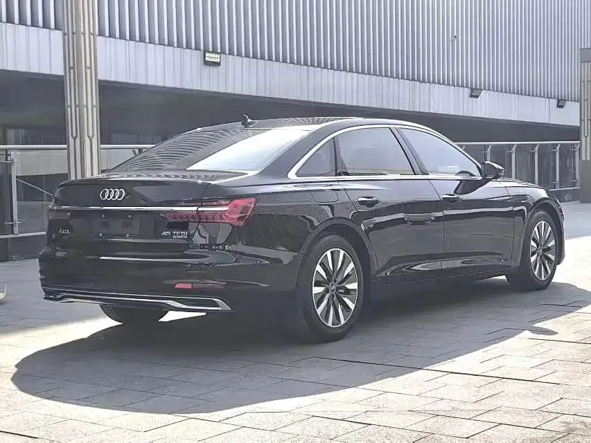 Audi A6L 2023 из CN, фото 3