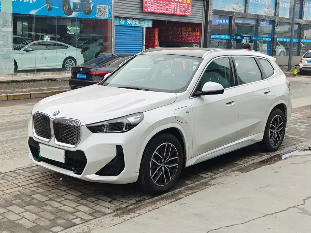 BMW iX1 2025 из CN, фото 1