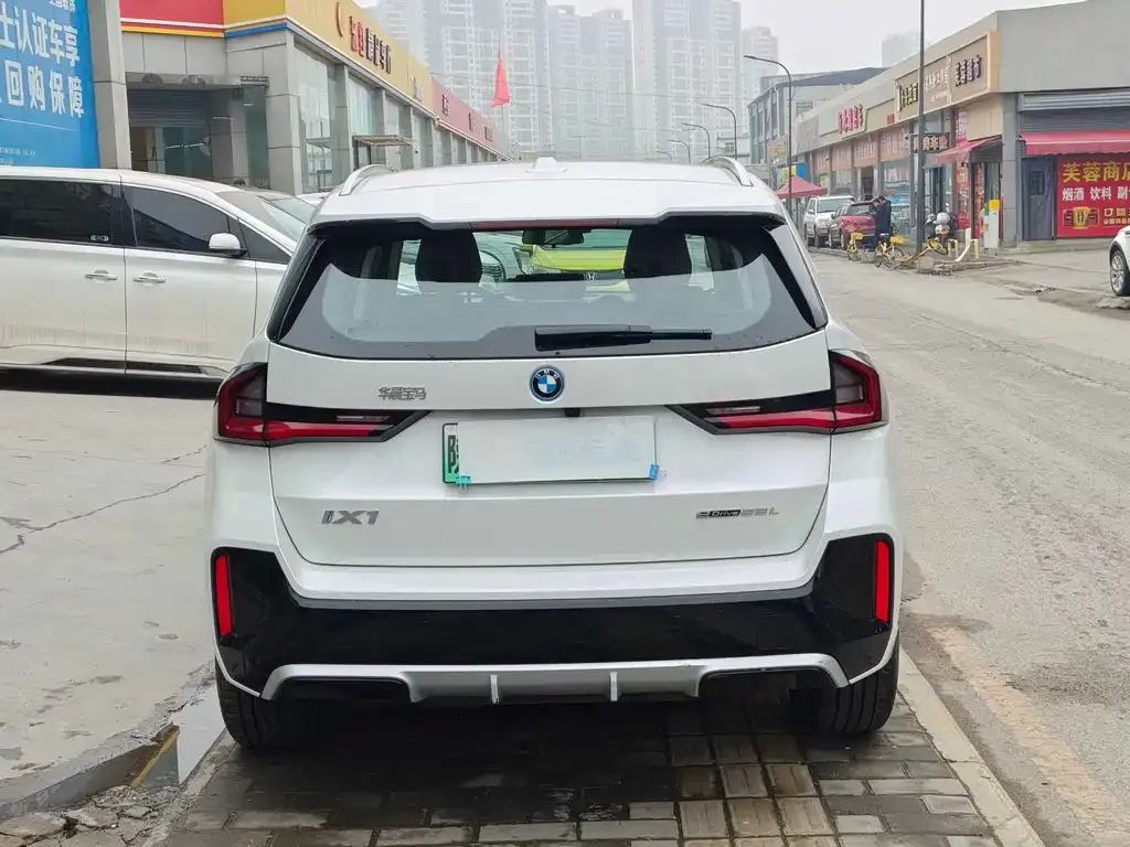 BMW iX1 2025 из CN, фото 3