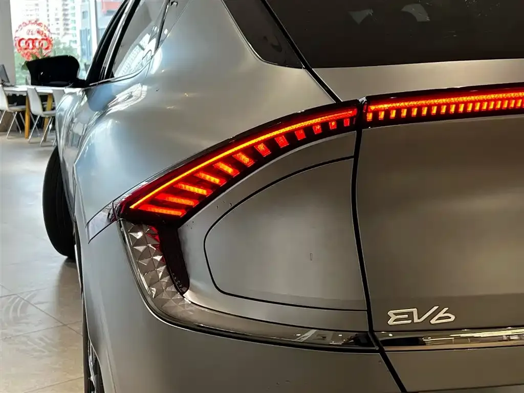Kia EV6 2023 из CN, фото 2