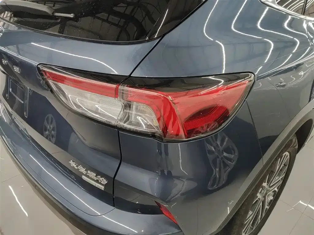 Ford Escape 2022 из CN, фото 2