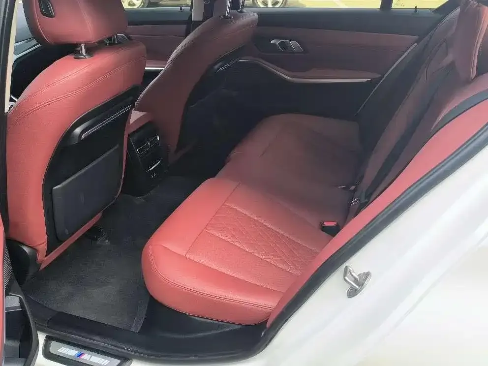 BMW 3 Series 2022 из CN, фото 2