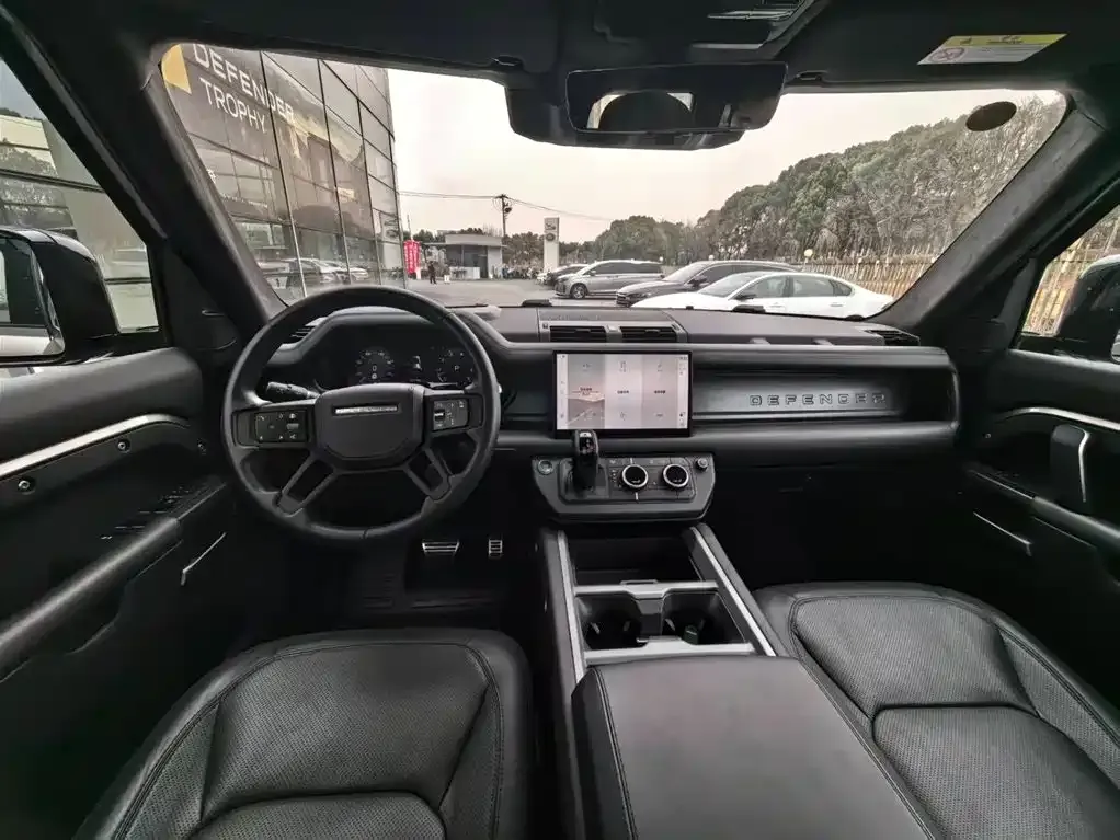 Land Rover Defender — фото 10