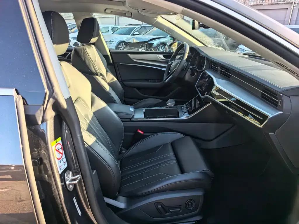 Audi A7 2024 из CN, фото 4