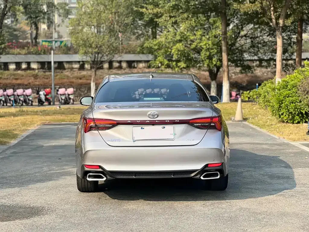 Toyota Avalon 2023 из CN, фото 4